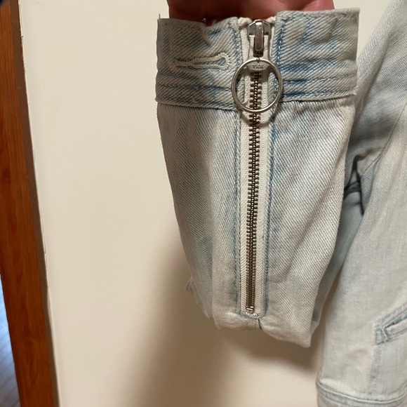 GAP Women's Light Blue Denim Jacket - Picture 3 of 13